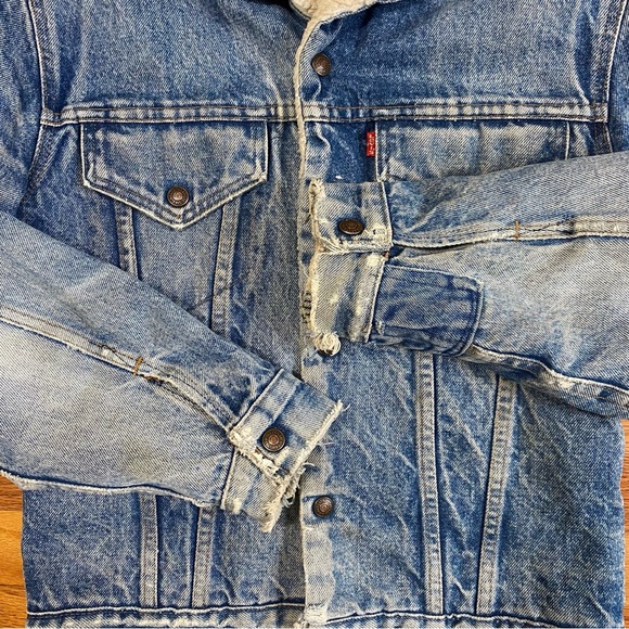 Vintage Levis Sherpa Lined Denim Jacket - Picture 6 of 7